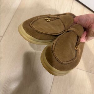 Loro Piana summer walk 38 1/2